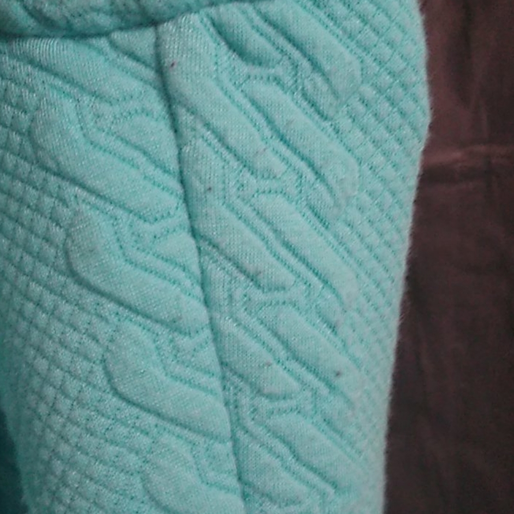 Links green sweater vest with snap pockets - Picture 5 of 9